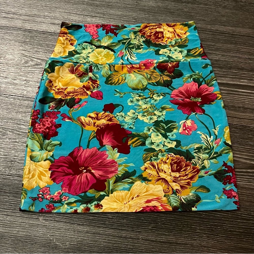 Sans Souci floral mini-skirt, size medium